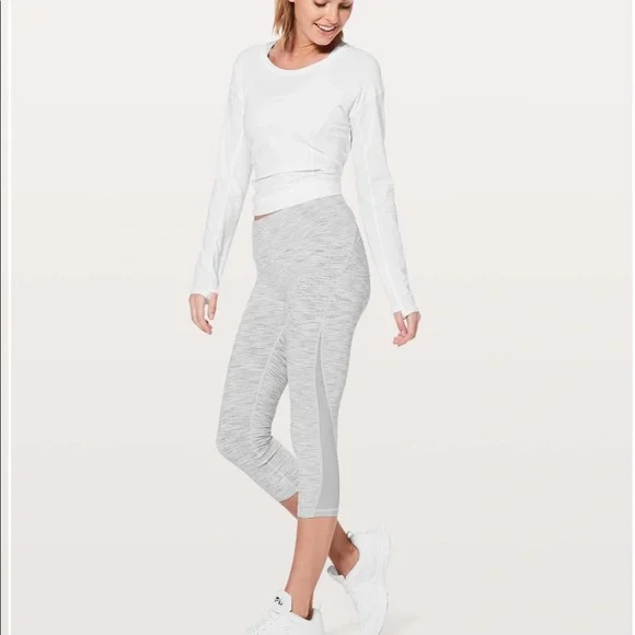 Lululemon Train Times Crop size 4 - Picture 2 of 7